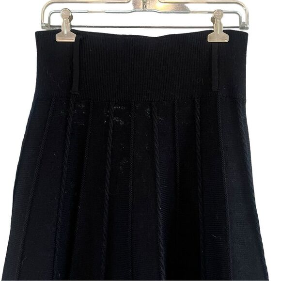 Lapis wool blend black knit skirt. Size medium - Picture 2 of 8